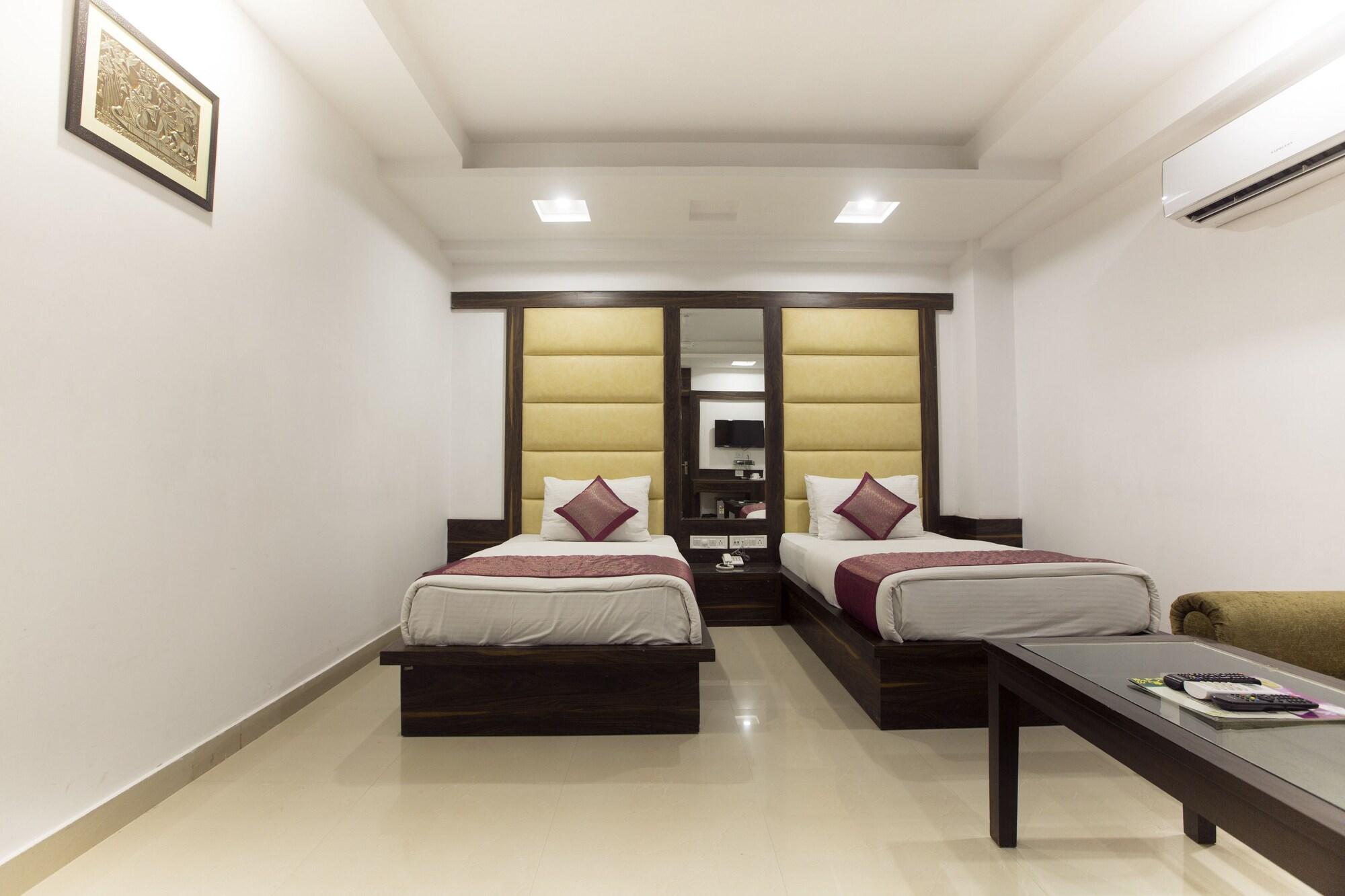 ניו דלהי Hotel Krishna Deluxe-By Rcg Hotels מראה חיצוני תמונה